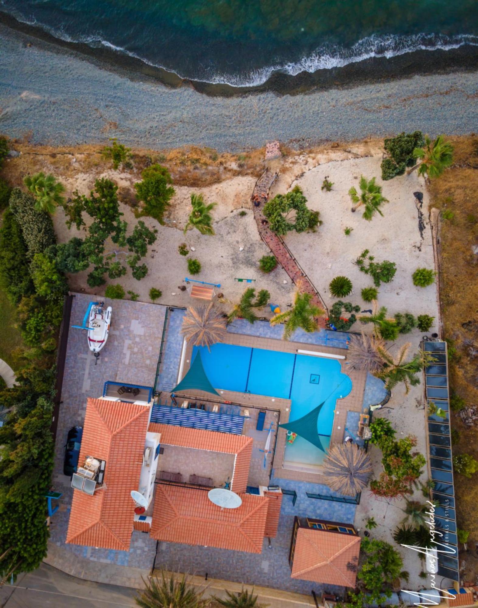 Astrofegia Beachfront Villa Pomos Exterior foto